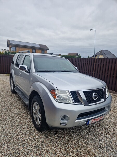 Nissan Pathfinder III 2007 y