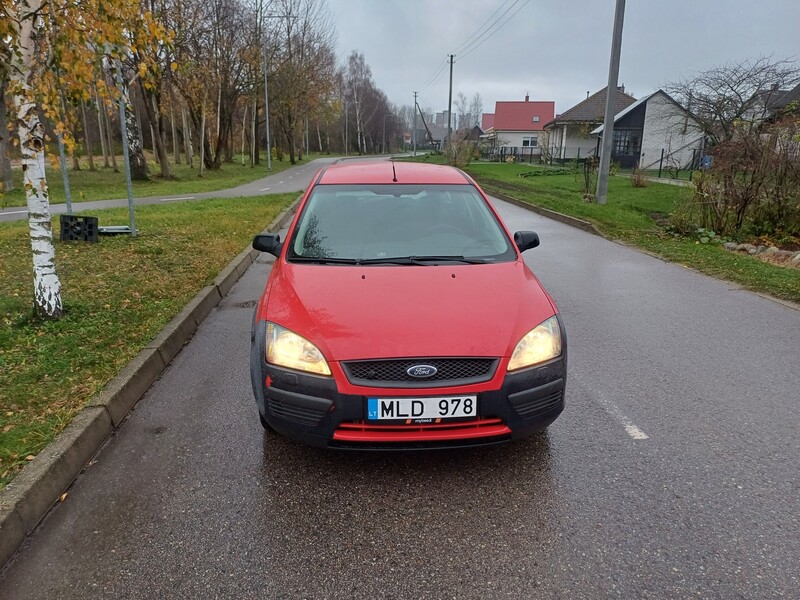 Photo 2 - Ford Focus 2006 y Wagon