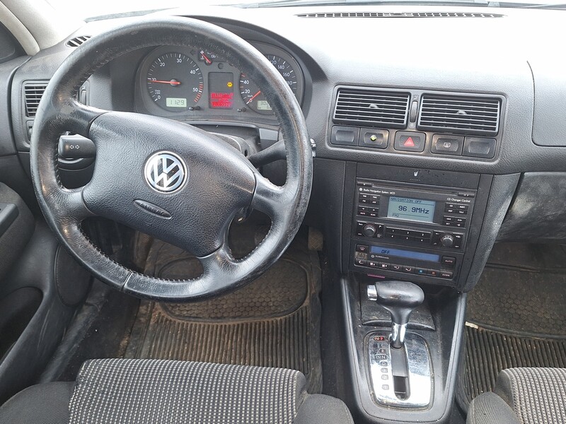 Photo 7 - Volkswagen Golf TDI 2000 y