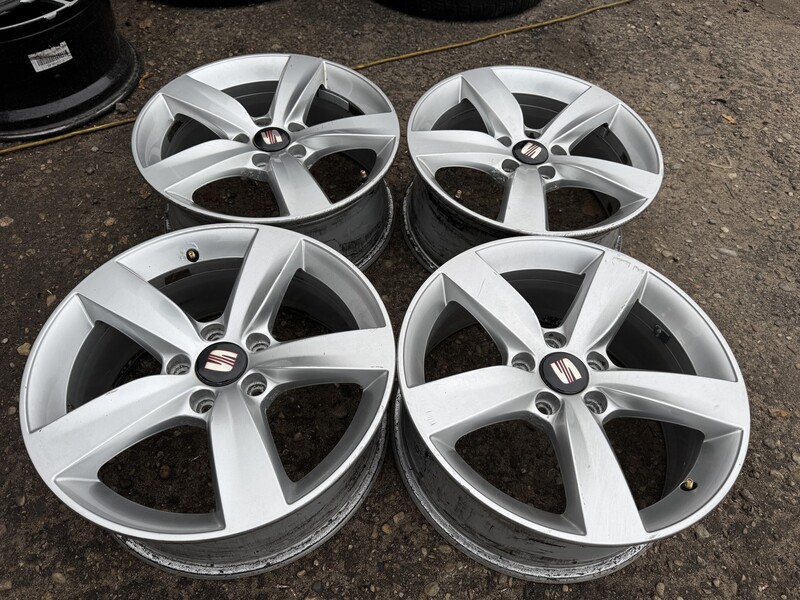 Seat Siunciam, 7J ET39 light alloy R17 rims