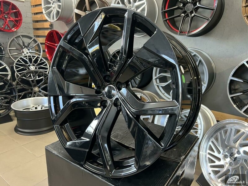 Фотография 2 - Autowheels Audi 5 Y Spoke Rotor Style литые R20 диски