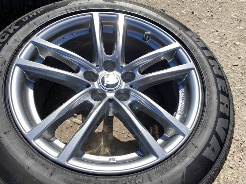 Photo 3 - Skoda Siunciam, 7,5J ET27 light alloy R17 rims