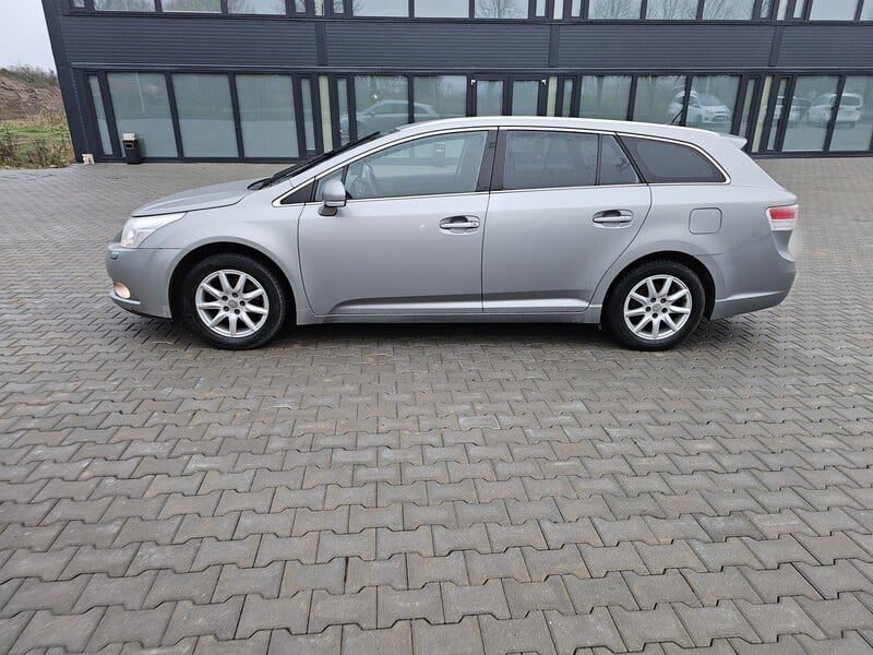 Nuotrauka 2 - Toyota Avensis 2010 m Universalas