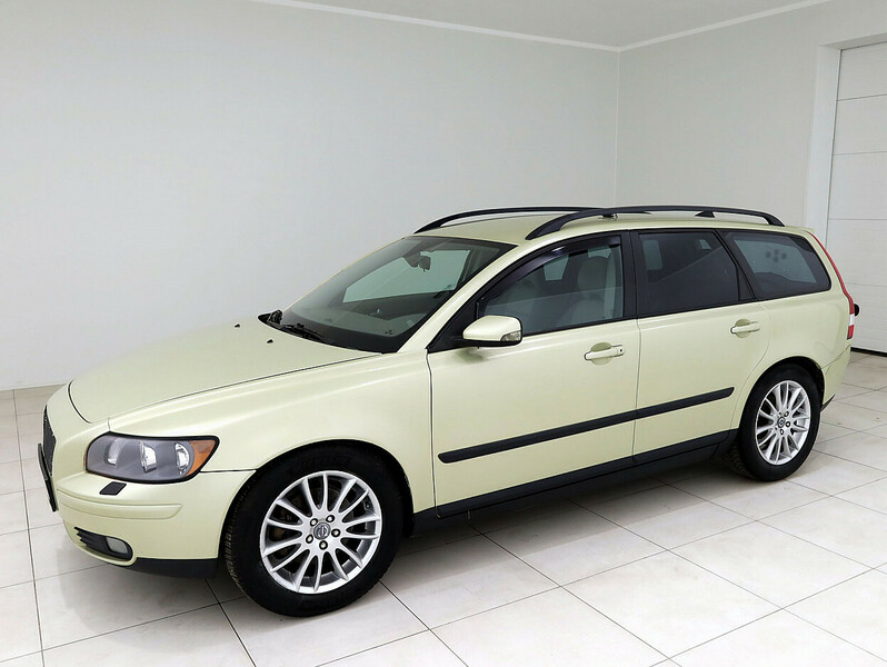 Photo 2 - Volvo V50 2005 y Van