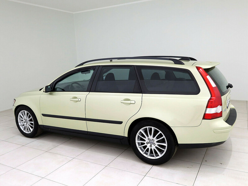 Photo 4 - Volvo V50 2005 y Van