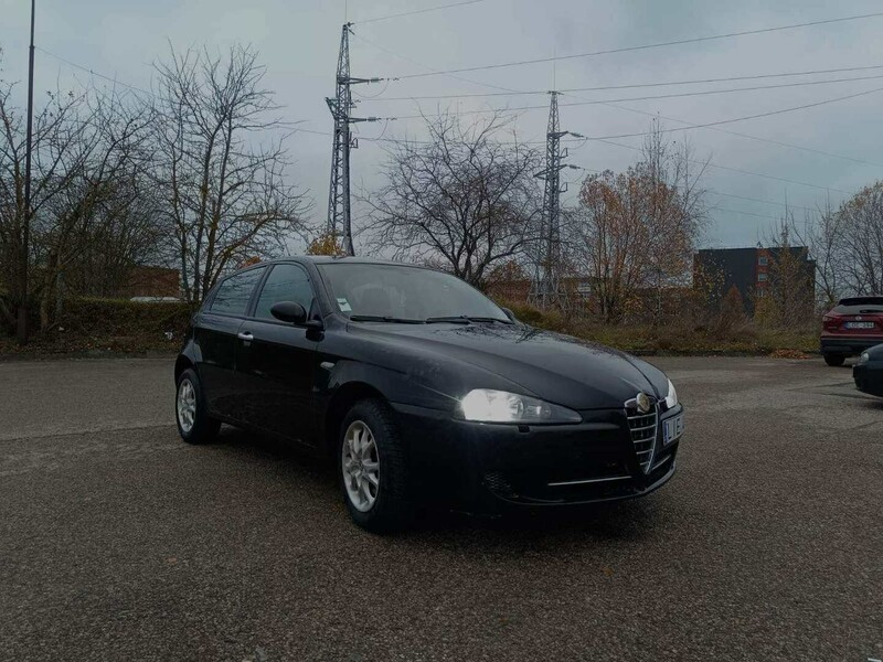 Alfa Romeo 147 2009 г Хэтчбек