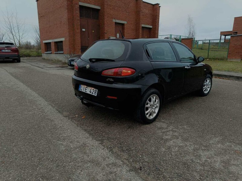 Фотография 2 - Alfa Romeo 147 2009 г Хэтчбек