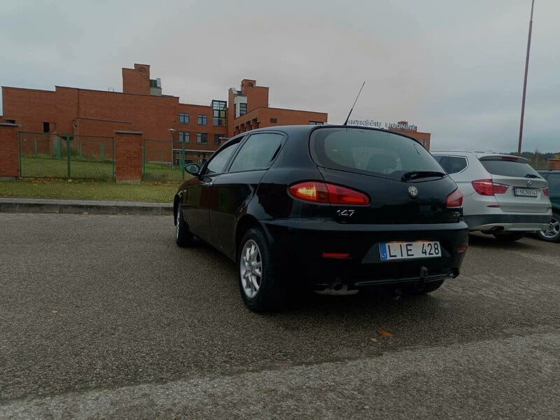 Фотография 3 - Alfa Romeo 147 2009 г Хэтчбек