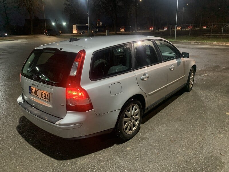 Фотография 3 - Volvo V50 2007 г Универсал