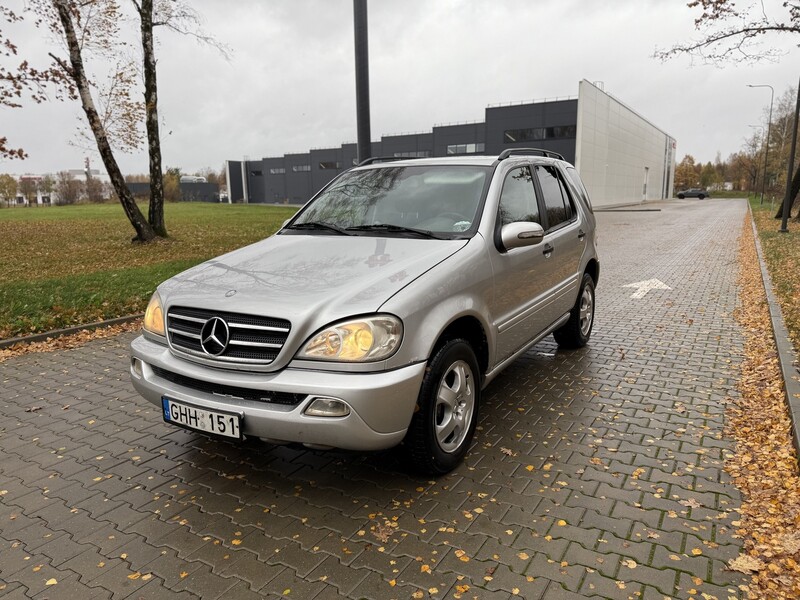 Mercedes-Benz ML 270 2002 y Off-road / Crossover