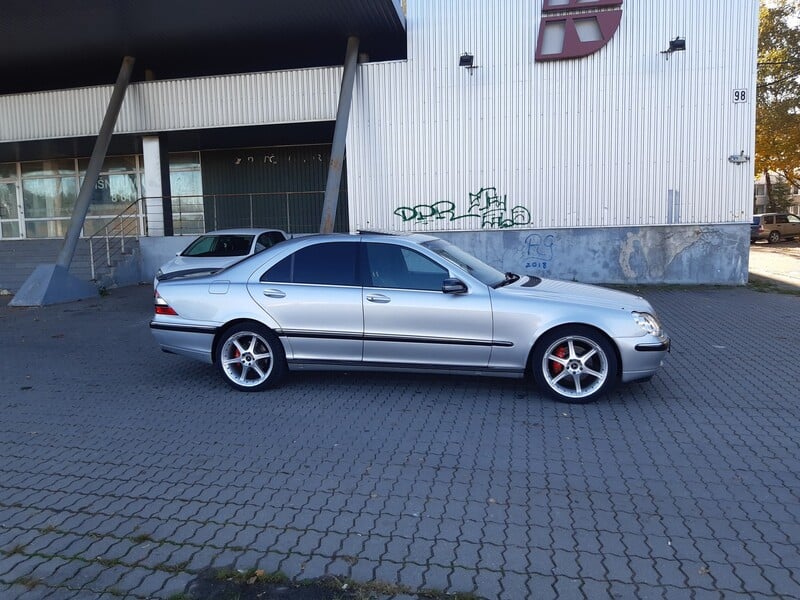 Mercedes-Benz S 320 V220 2000 y