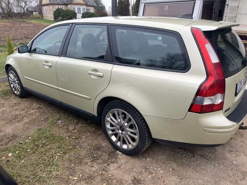 Фотография 2 - Volvo V50 2005 г Универсал