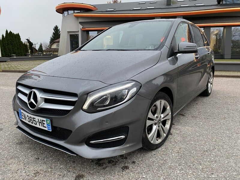 Mercedes-Benz B 220 2017 y Hatchback