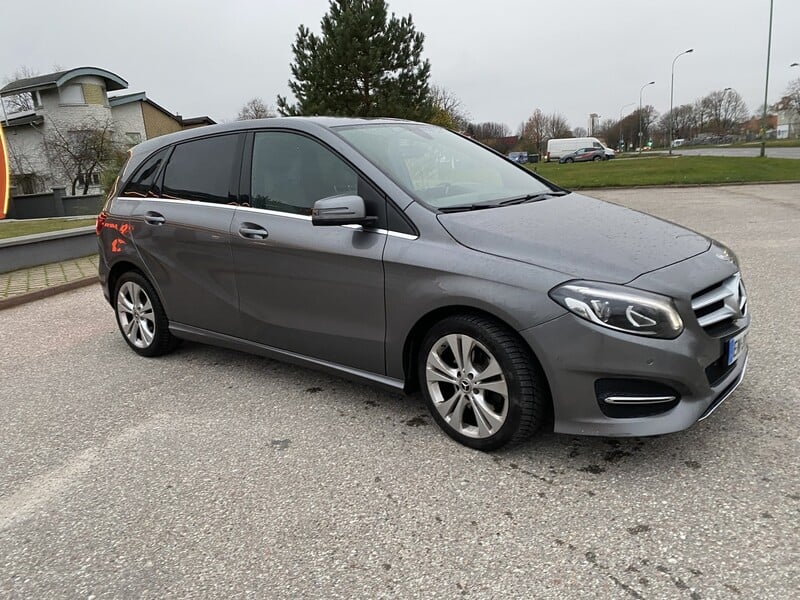 Photo 7 - Mercedes-Benz B 220 2017 y Hatchback