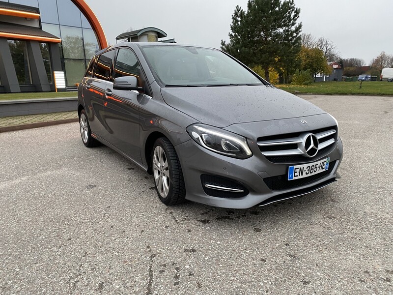 Photo 8 - Mercedes-Benz B 220 2017 y Hatchback