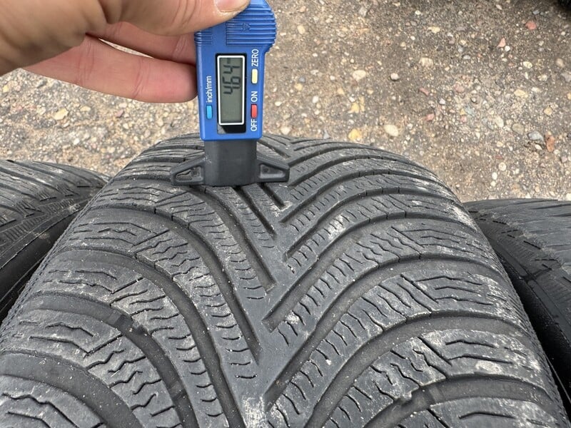 Фотография 3 - Michelin Siunciam, 4mm  R17 зимние шины для автомобилей