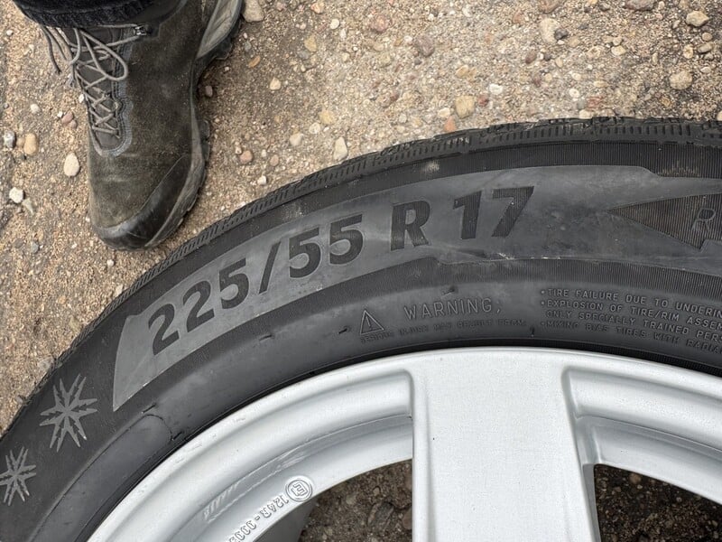 Фотография 4 - Michelin Siunciam, 4mm  R17 зимние шины для автомобилей