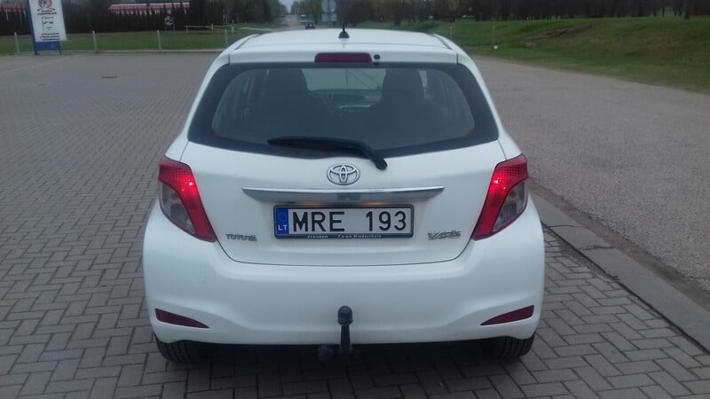 Photo 3 - Toyota Yaris 2013 y Hatchback