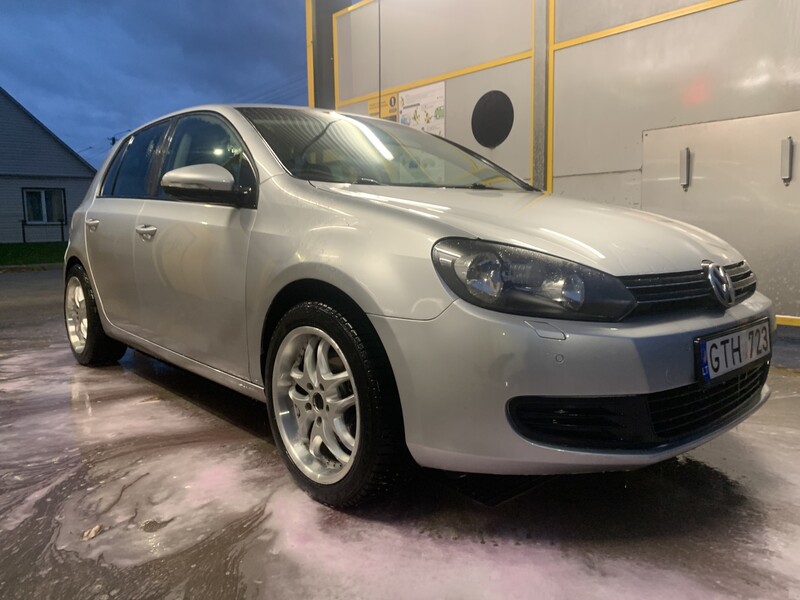 Volkswagen Golf 22072 2010 y