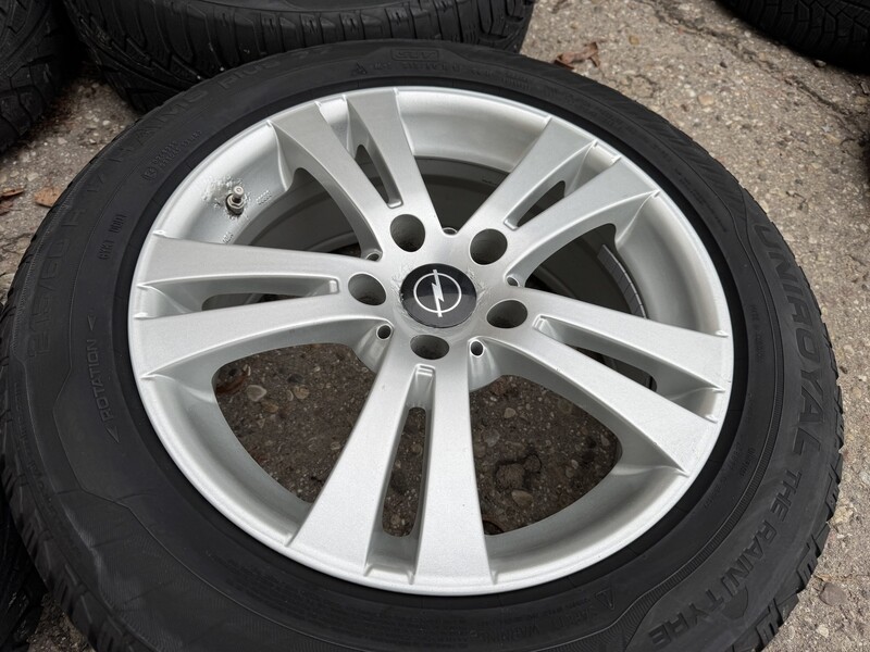 Photo 3 - Opel Siunciam, 7.5J ET35 Insignia light alloy R17 rims