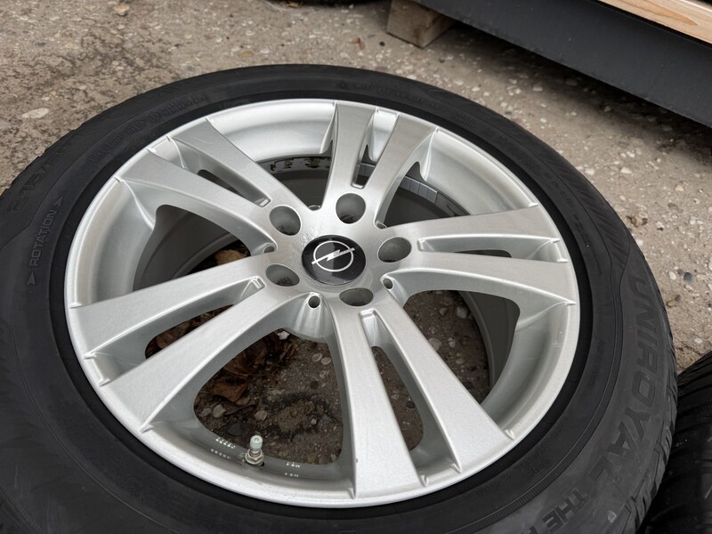 Photo 5 - Opel Siunciam, 7.5J ET35 Insignia light alloy R17 rims