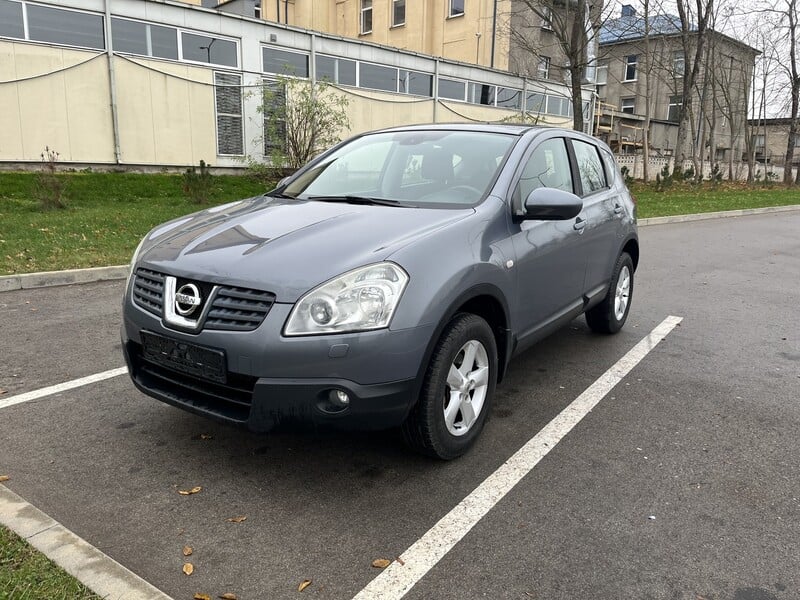 Nissan Qashqai 2008 г Внедорожник / Кроссовер