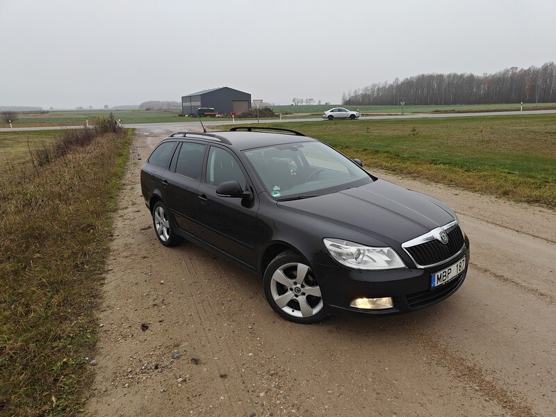 Фотография 4 - Skoda Octavia 2010 г Универсал