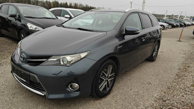 Toyota Auris 2014 m Universalas