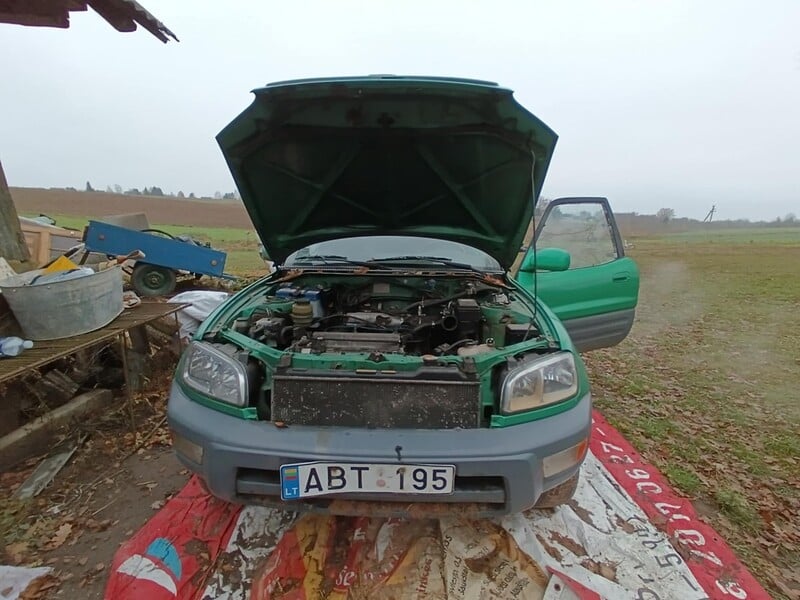 Toyota RAV4 I 1998 y