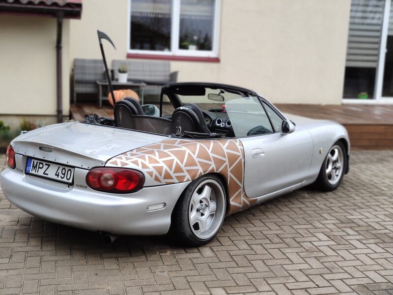 Фотография 2 - Mazda MX-5 II 2001 г