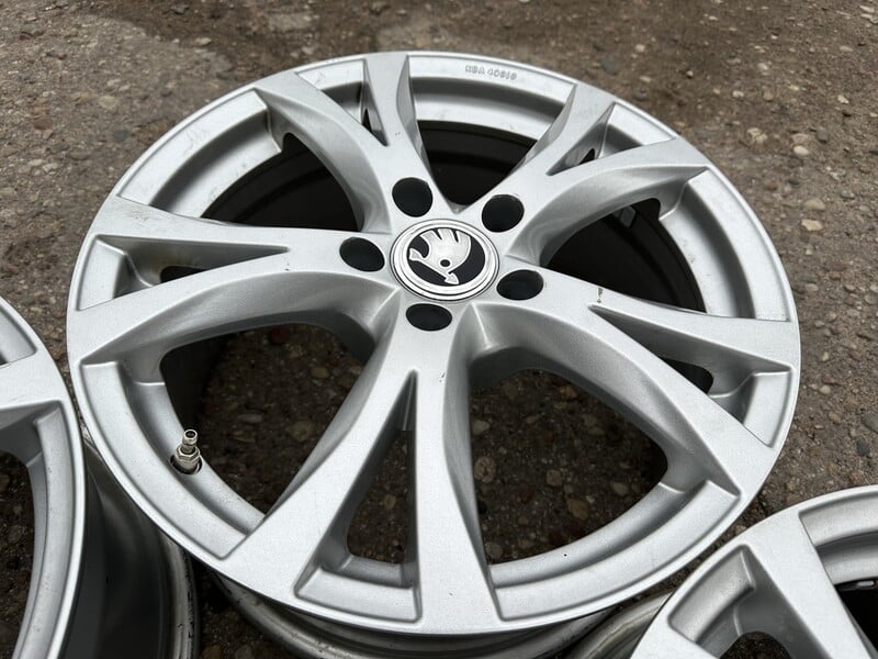 Photo 4 - Skoda Siunciam, 8J ET45 light alloy R17 rims