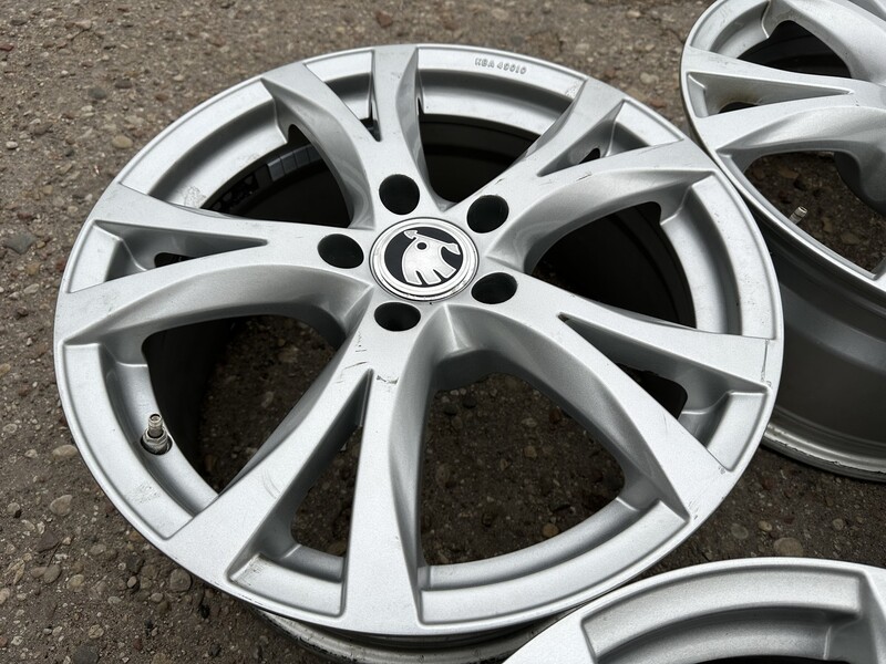 Photo 5 - Skoda Siunciam, 8J ET45 light alloy R17 rims