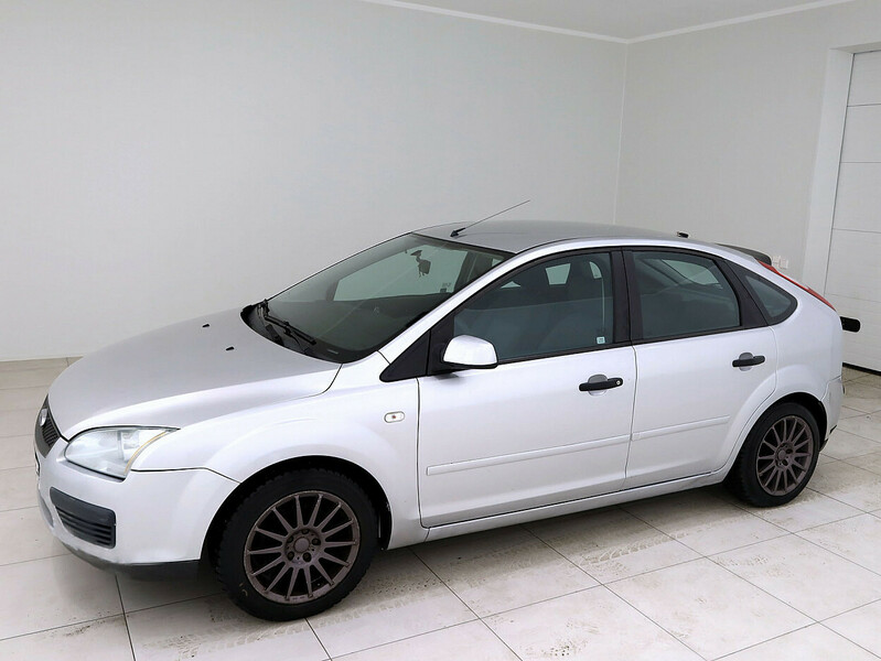 Photo 2 - Ford Focus 2005 y Hatchback