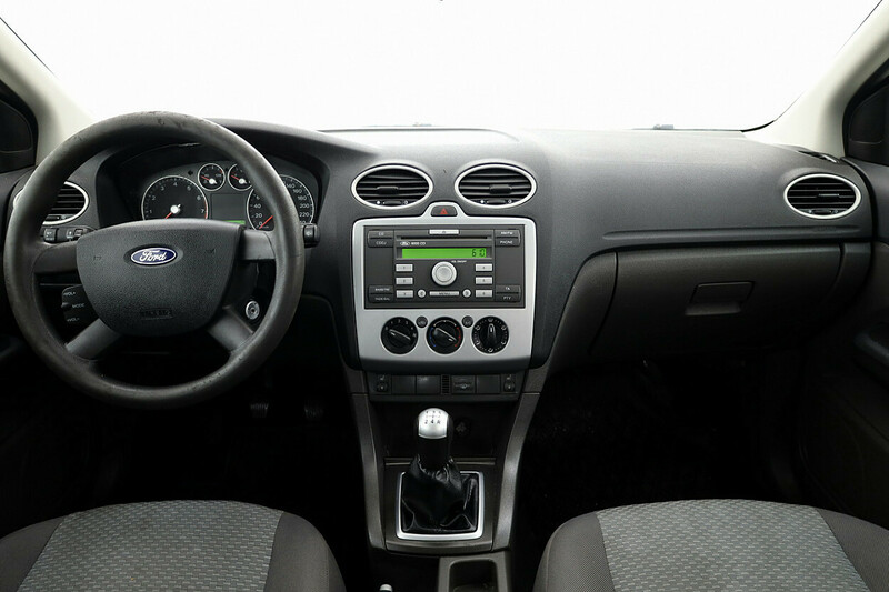 Photo 5 - Ford Focus 2005 y Hatchback