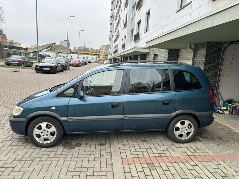 Opel Zafira A 2001 г