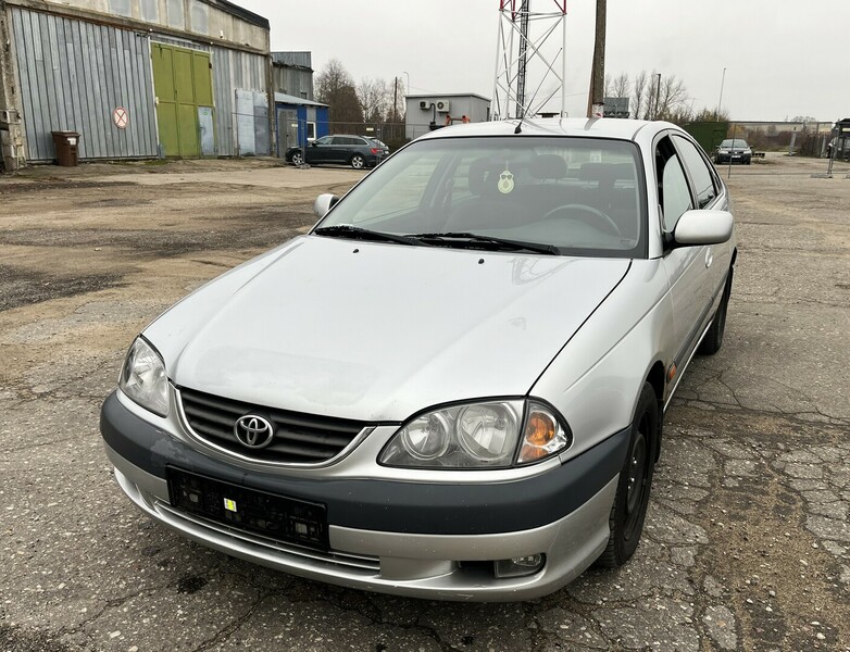 Toyota Avensis I 2001 m