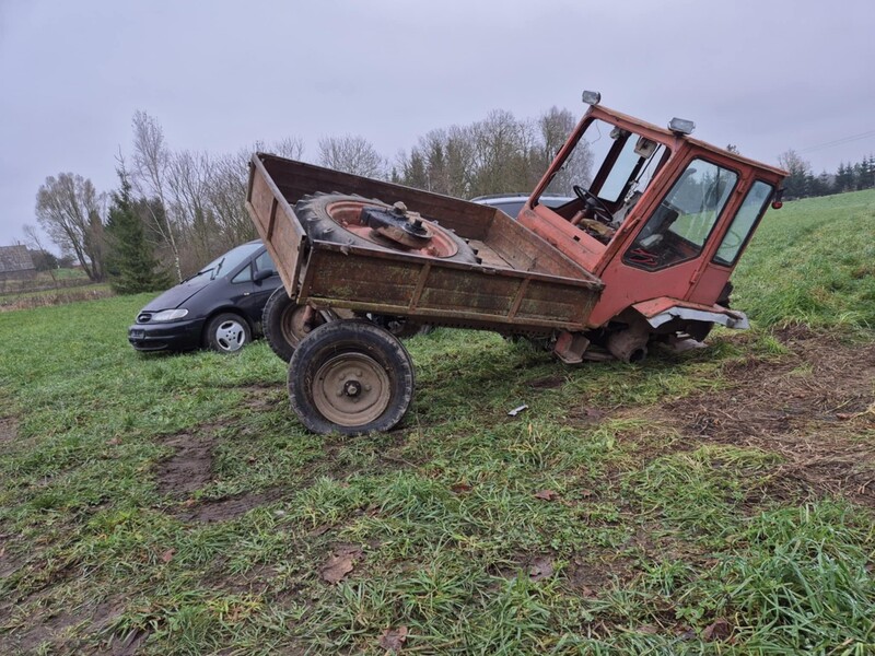 Photo 11 - MTZ T16 1990 y Tractor