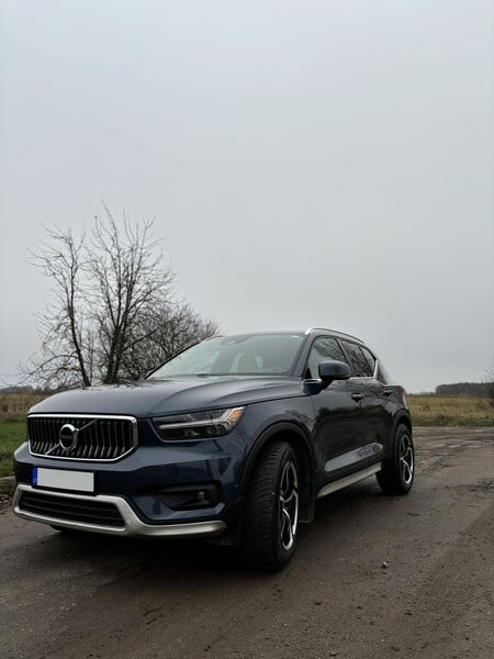 Photo 2 - Volvo XC40 2019 y Off-road / Crossover