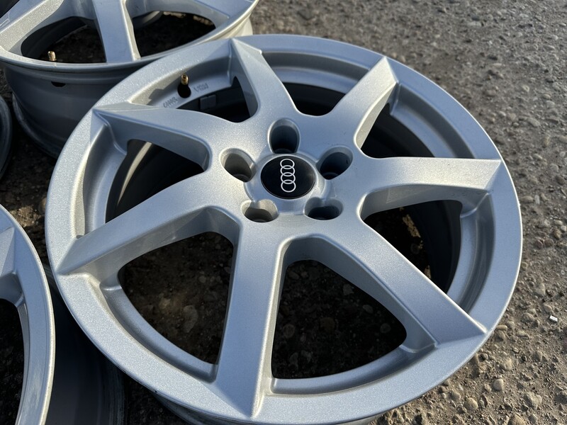 Photo 2 - Audi Siunciam, 7J ET50 light alloy R17 rims