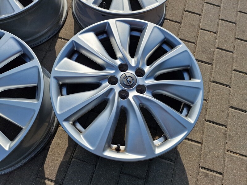 Photo 3 - Opel Grandland X Original Grandland X light alloy R19 rims