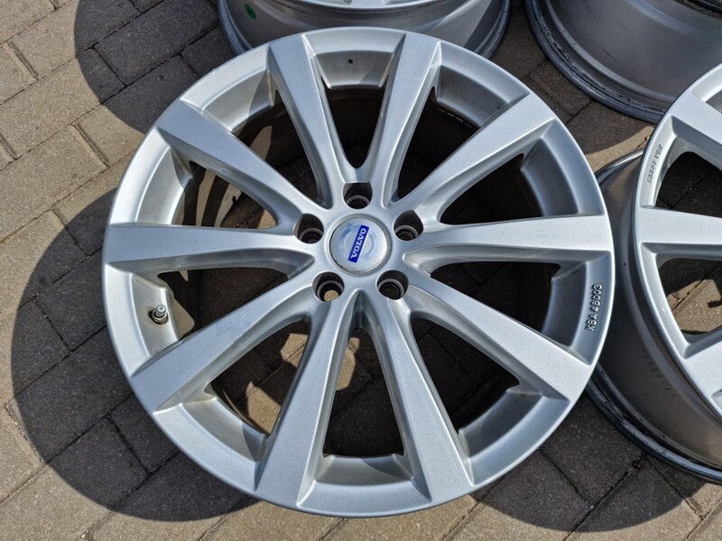 Photo 2 - Volvo XC40, XC60, XC70, XC60 light alloy R18 rims