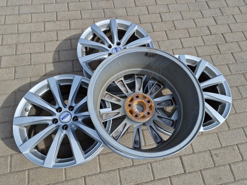 Photo 6 - Volvo XC40, XC60, XC70, XC60 light alloy R18 rims