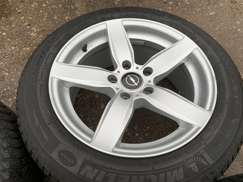 Photo 4 - Opel Siunciam, 7.5J ET42 Insignia light alloy R17 rims