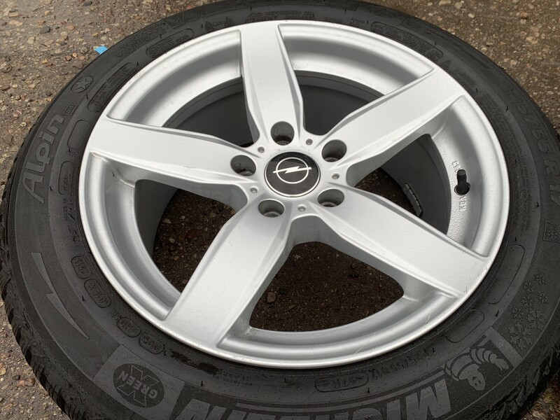 Photo 5 - Opel Siunciam, 7.5J ET42 Insignia light alloy R17 rims