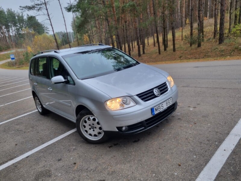 Фотография 8 - Volkswagen Touran 2006 г Минивэн