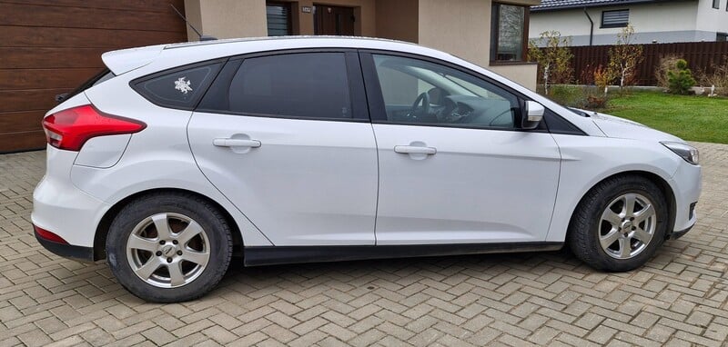 Photo 3 - Ford Focus 2016 y Hatchback