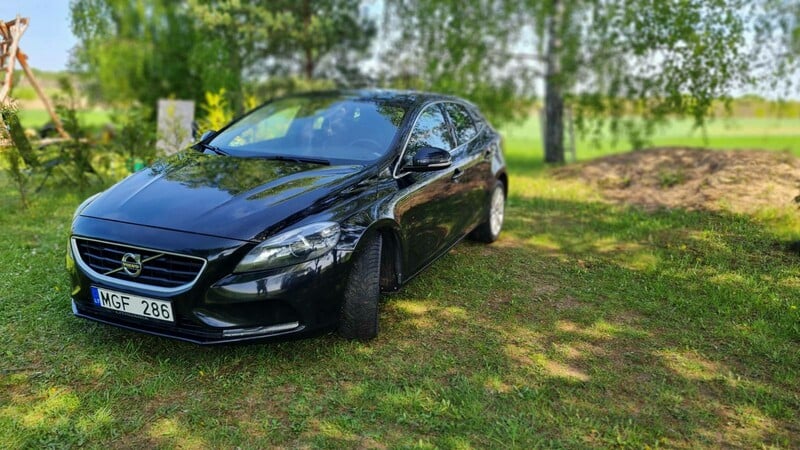 Фотография 7 - Volvo V40 2013 г Хэтчбек