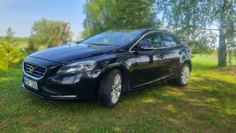 Фотография 6 - Volvo V40 2013 г Хэтчбек