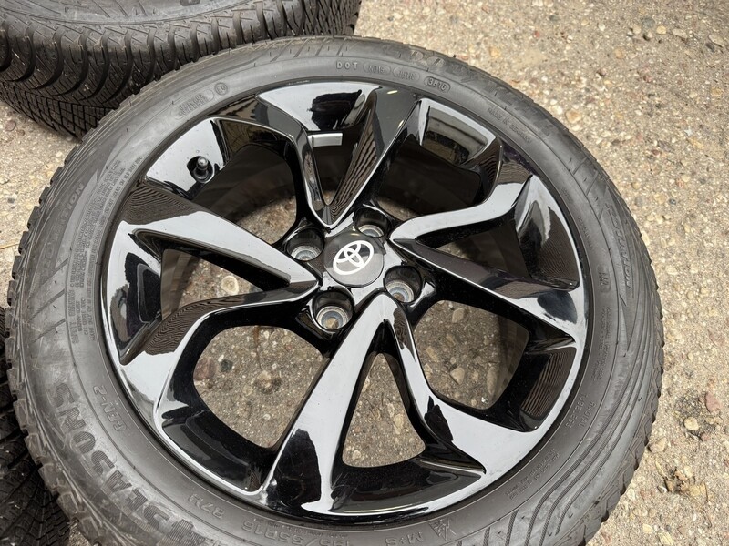 Photo 3 - Toyota Siunciam, 6.5J ET40 light alloy R16 rims