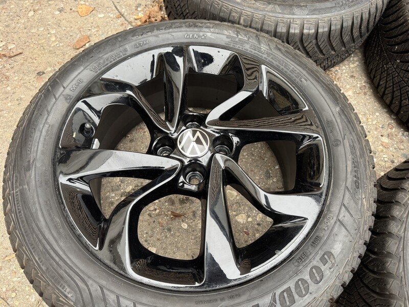 Photo 2 - Volkswagen Siunciam, 6.5J ET40 light alloy R16 rims